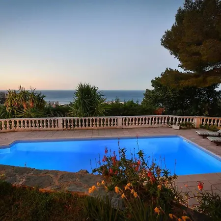 Monaco With Private Pool Otel *